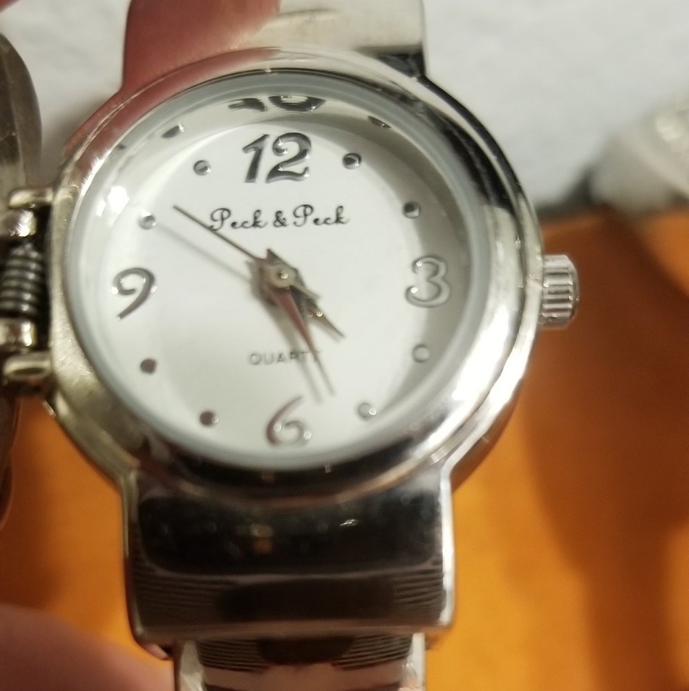 Watch - Picture 3 of 4